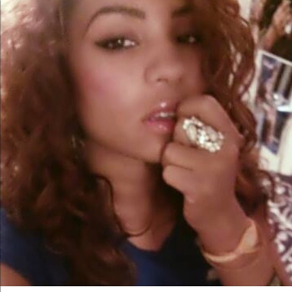 Meet your Posher, Larisa - Picture 1 of 1